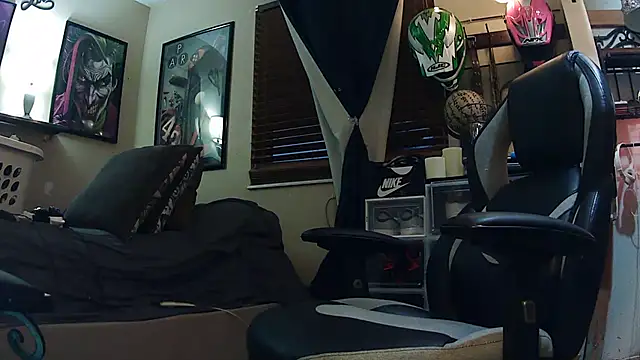 slutty guy12 online show from March 6, 12:10 am