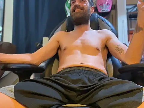 slutty guy12 online show from March 18, 10:26 pm