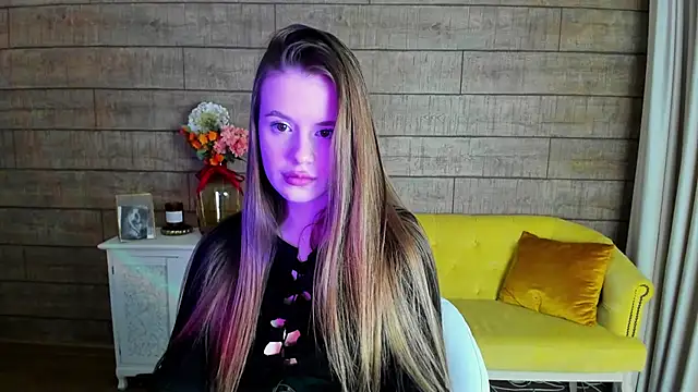 MilanaBalmain online show from February 17, 2:37 pm