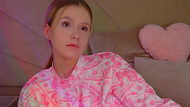 MilanaBalmain online show from November 8, 4:23 am