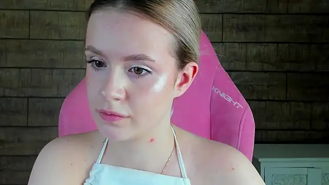 MilanaBalmain online show from March 2, 8:32 am