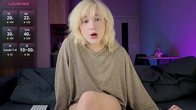 Snapshot of Gregory_Byyrd chatting on October 10, 8:19 pm Gregory Byyrd online show from October 10, 8:19 pm