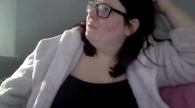 Curvy-Clare-30 online show from December 22, 11:54 am