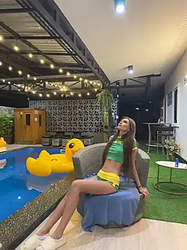 Snapshot of dreamgirls100 chatting on December 30, 4:08 pm dreamgirls100 online show from December 30, 4:08 pm