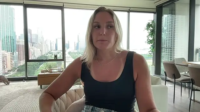 Snapshot of Graciemae_baexx chatting on July 10, 9:06 pm Graciemae baexx online show from July 10, 9:06 pm