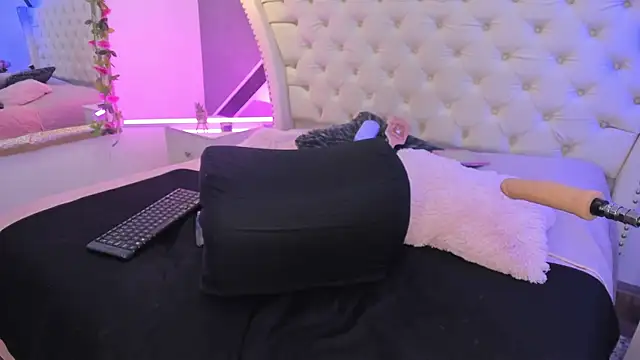 Snapshot of SusanPercyy chatting on September 30, 10:48 pm SusanPercyy online show from September 30, 10:48 pm