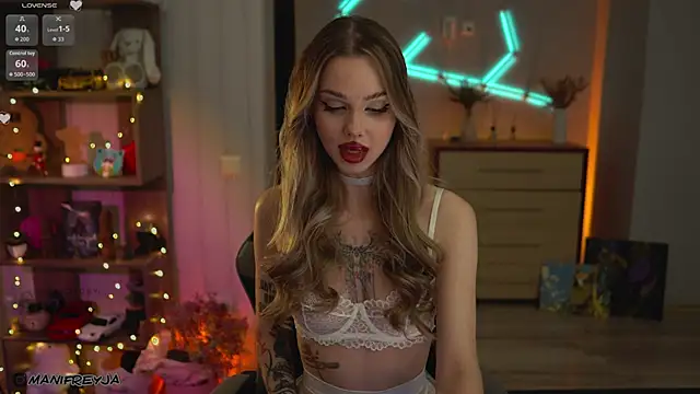 ManiFreyja online show from December 1, 6:24 pm