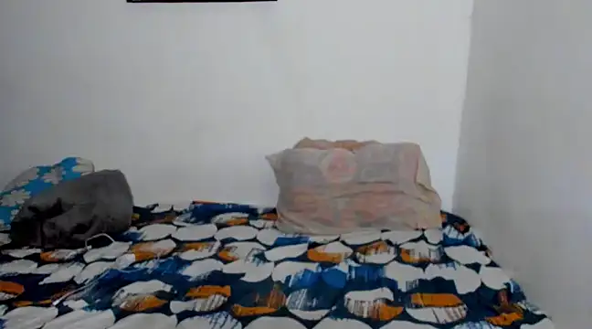 Sofytayl0r online show from December 19, 12:45 am