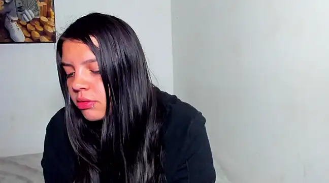 Sofytayl0r online show from December 31, 2:08 am