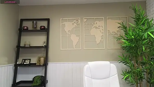 Snapshot of LadyLeea chatting on January 15, 8:41 am LadyLeea online show from January 15, 8:41 am