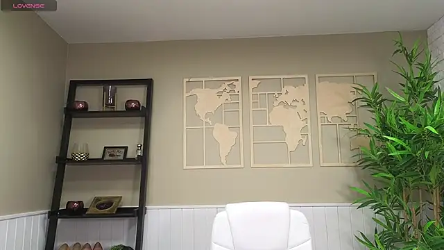 Snapshot of LadyLeea chatting on March 12, 5:35 am LadyLeea online show from March 12, 5:35 am