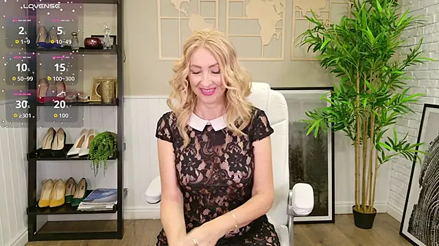 Snapshot of LadyLeea chatting on September 19, 5:20 am LadyLeea online show from September 19, 5:20 am