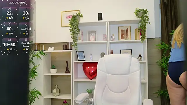 LadyLeea online show from June 24, 3:27 am