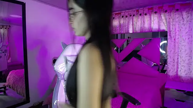 Snapshot of Mia_Fischer chatting on January 2, 10:33 pm Mia Fischer online show from January 2, 10:33 pm