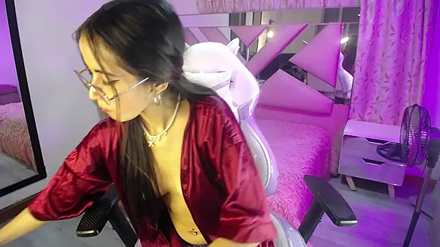 Snapshot of Mia_Fischer chatting on January 12, 1:21 am Mia Fischer online show from January 12, 1:21 am
