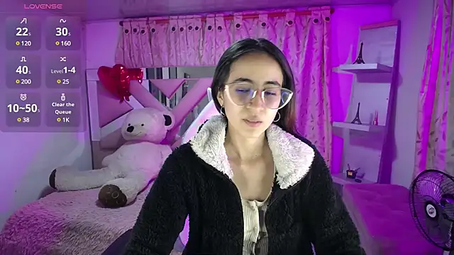 Snapshot of Mia_Fischer chatting on February 24, 4:27 am Mia Fischer online show from February 24, 4:27 am