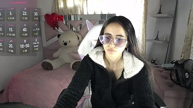 Snapshot of Mia_Fischer chatting on February 24, 8:47 pm Mia Fischer online show from February 24, 8:47 pm