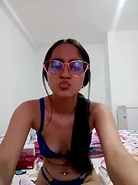 Snapshot of Mia_Fischer chatting on March 3, 10:20 pm Mia Fischer online show from March 3, 10:20 pm