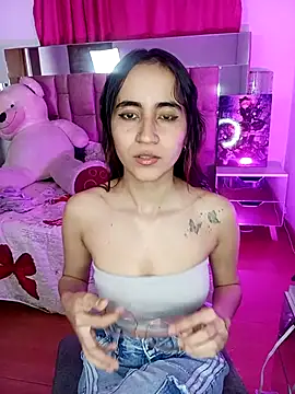 Snapshot of Mia_Fischer chatting on March 22, 1:43 am Mia Fischer online show from March 22, 1:43 am