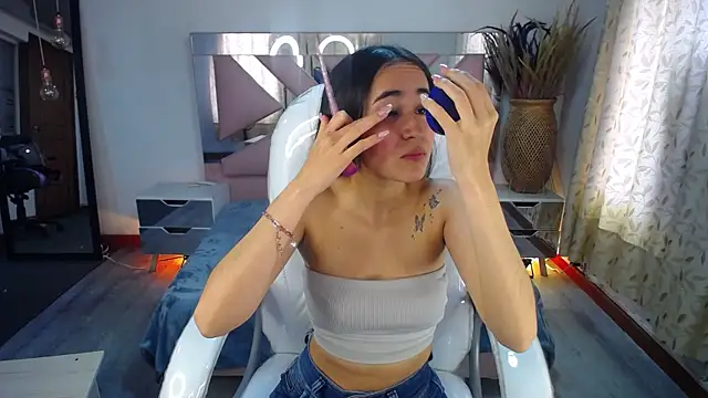 Mia Fischer online show from October 18, 7:25 pm