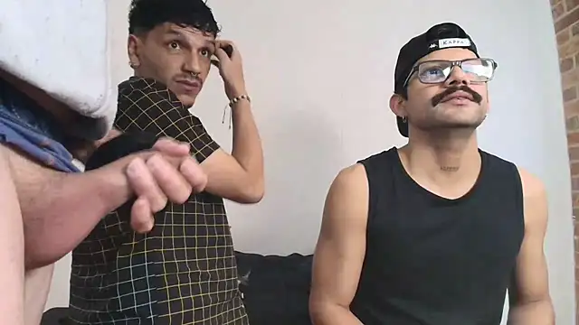 Benjamin show online show from February 8, 9:18 pm