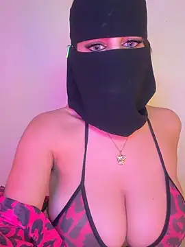 Snapshot of shanelle0 chatting on December 24, 12:00 am shanelle0 online show from December 24, 12:00 am