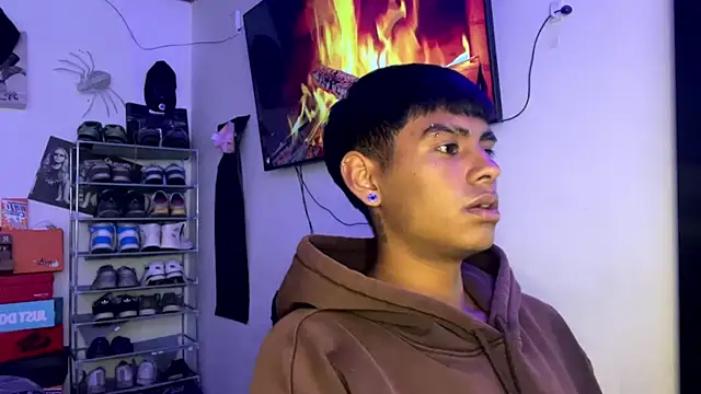  Billowy  online show from November 24, 6:07 pm