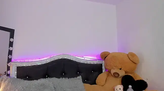 Snapshot of JanneKim chatting on February 4, 5:23 pm JanneKim online show from February 4, 5:23 pm