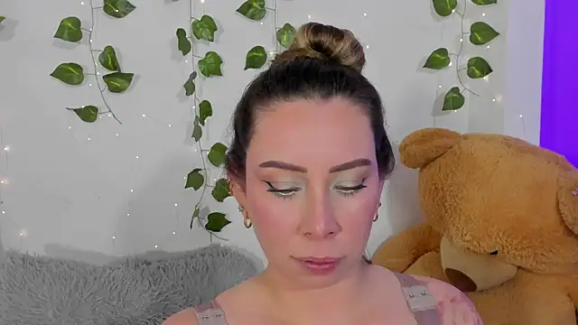 JanneKim online show from November 14, 4:28 pm