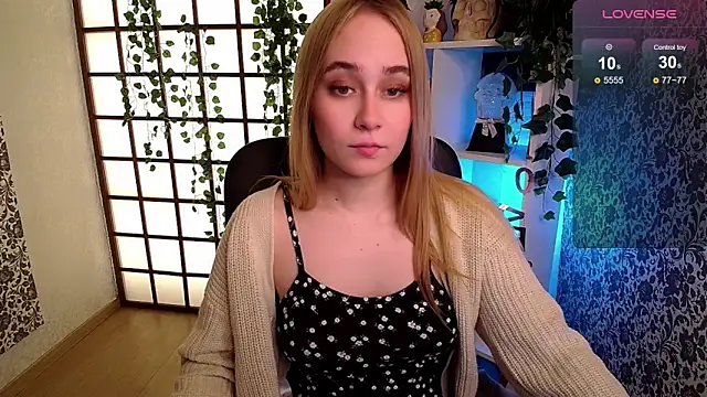 LianaBright online show from December 5, 3:59 am