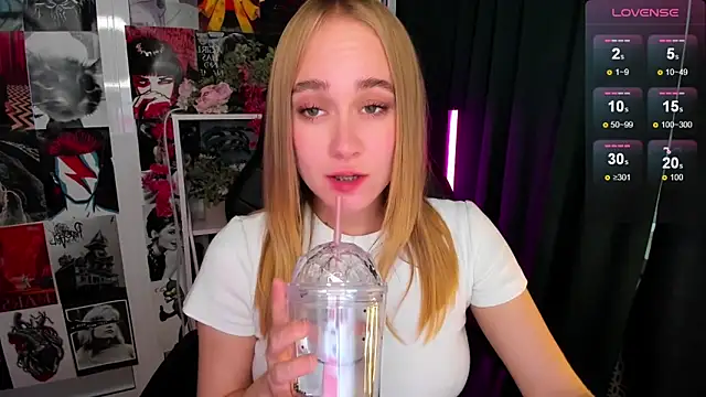 LianaBright online show from October 9, 2:53 am