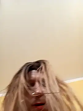 Snapshot of chcipolknouttvyhoptaka chatting on January 11, 10:20 am chcipolknouttvyhoptaka online show from January 11, 10:20 am