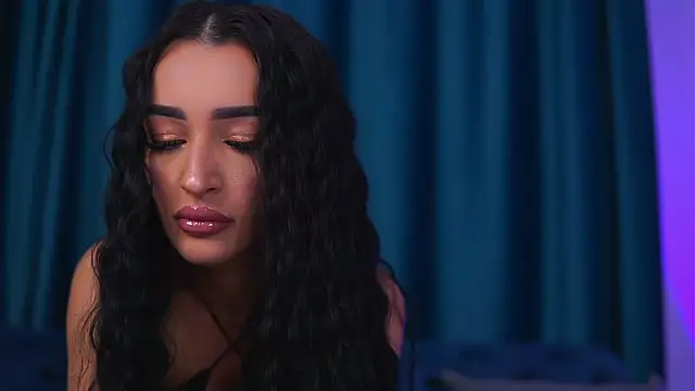 DeniseDevilles online show from April 21, 7:50 pm