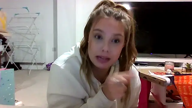 Krystal Tx online show from October 31, 7:04 pm