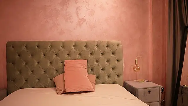 LucyWilow online show from February 6, 5:34 am