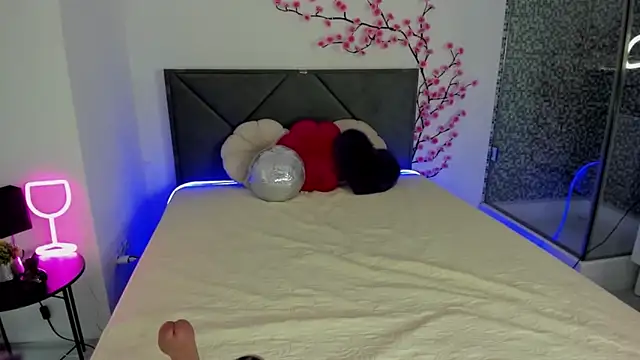 KristiVegass online show from October 17, 1:14 pm