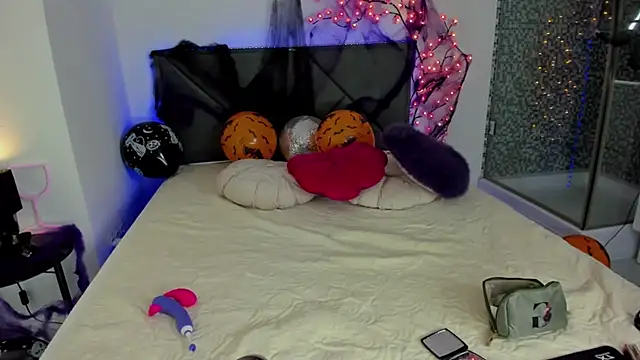 KristiVegass online show from October 25, 1:07 pm