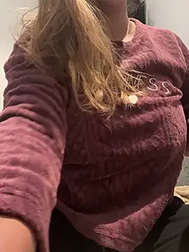 Snapshot of TEMPTING-TAMMY chatting on February 15, 8:24 am TEMPTING-TAMMY online show from February 15, 8:24 am