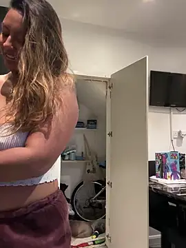 Snapshot of TEMPTING-TAMMY chatting on March 9, 6:17 am TEMPTING-TAMMY online show from March 9, 6:17 am