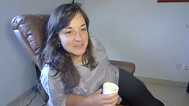Snapshot of stunning_Rosi chatting on January 11, 8:33 am stunning Rosi online show from January 11, 8:33 am