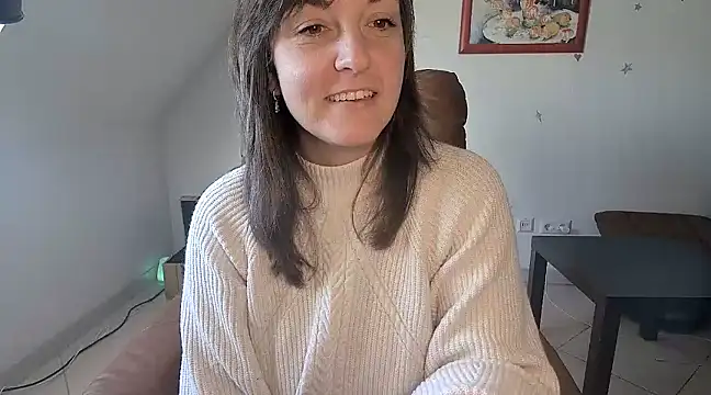 Snapshot of stunning_Rosi chatting on March 5, 7:49 am stunning Rosi online show from March 5, 7:49 am