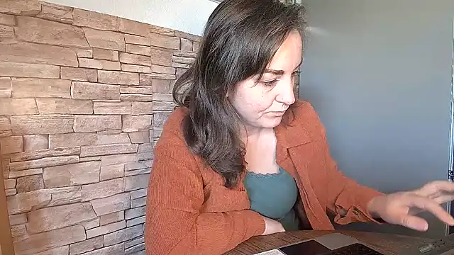 Snapshot of stunning_Rosi chatting on March 19, 8:23 am stunning Rosi online show from March 19, 8:23 am