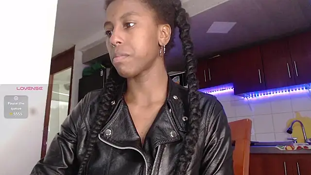 Snapshot of CoccoBele69 chatting on November 4, 12:43 am CoccoBele69 online show from November 4, 12:43 am