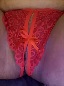 A Roy 06 online show from March 13, 4:45 pm