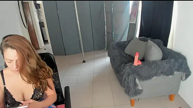 Snapshot of jessiburningheels chatting on January 19, 4:46 pm jessiburningheels online show from January 19, 4:46 pm