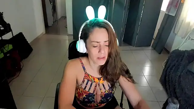 Snapshot of jessiburningheels chatting on February 28, 9:58 am jessiburningheels online show from February 28, 9:58 am