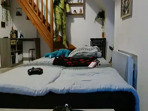 Snapshot of Lauzo21 chatting on November 24, 6:35 am Lauzo21 online show from November 24, 6:35 am