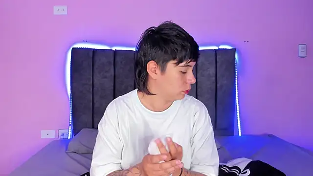 AbbySmiitth  online show from February 13, 12:43 pm