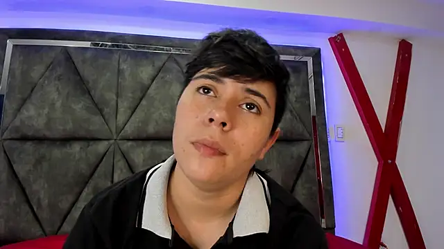 Snapshot of AbbySmiitth_ chatting on February 19, 10:06 pm AbbySmiitth online show from February 19, 10:06 pm