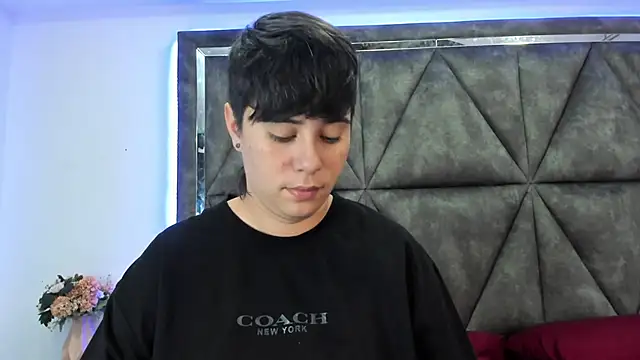 Snapshot of AbbySmiitth_ chatting on February 20, 9:48 pm AbbySmiitth online show from February 20, 9:48 pm